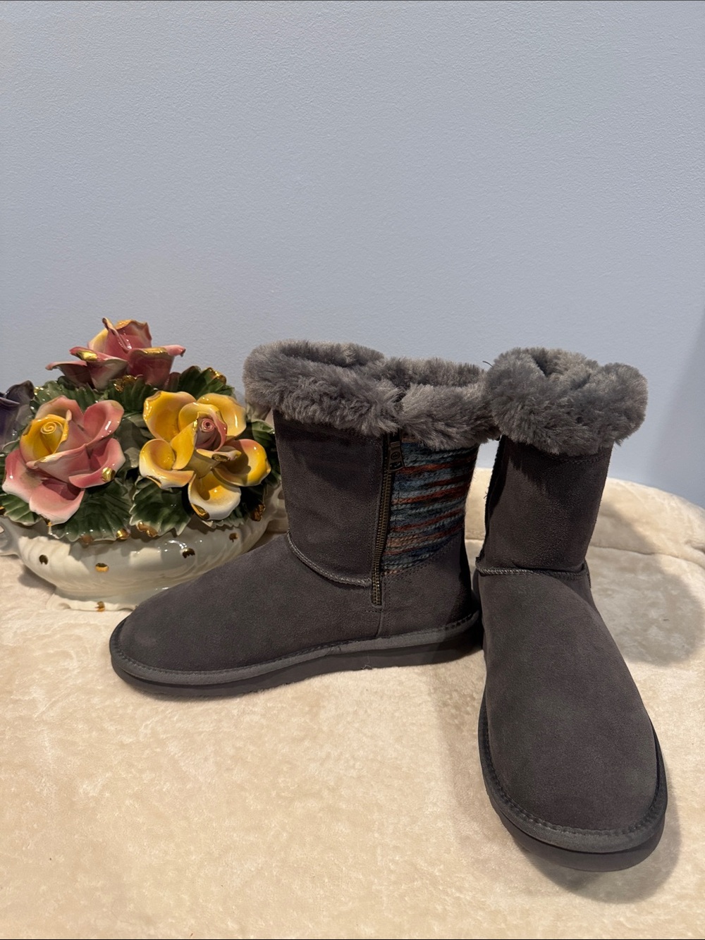 NEW LAMO Willow Gray Suede Knit Fur Trim Winter Boots Sz 9